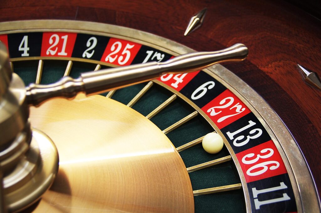 How Online Casinos Are Learning from Video Games to Keep Players Engaged